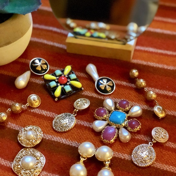 Vintage Chanel Griproix Pin - Picture 8 of 8